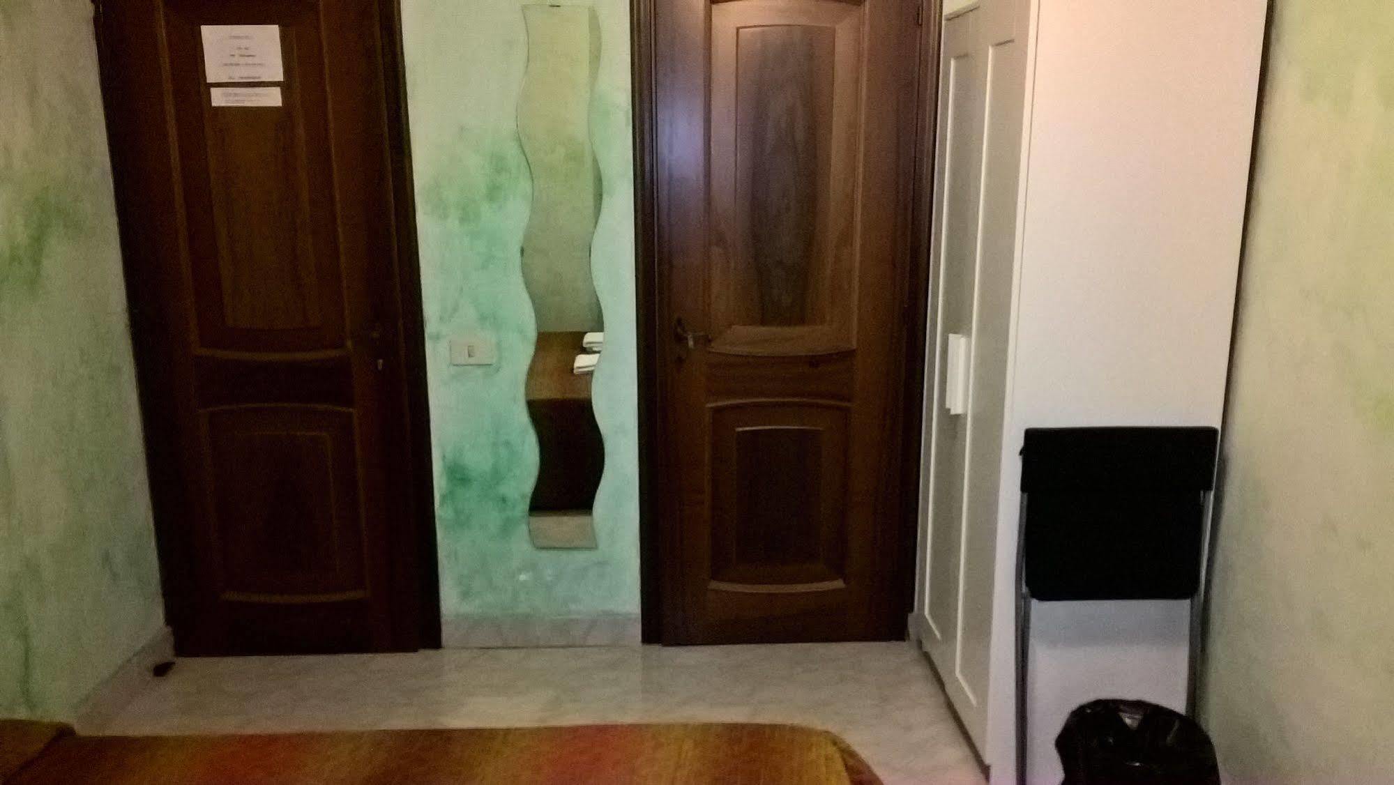 Gigi Holiday Rooms Rome Bagian luar foto