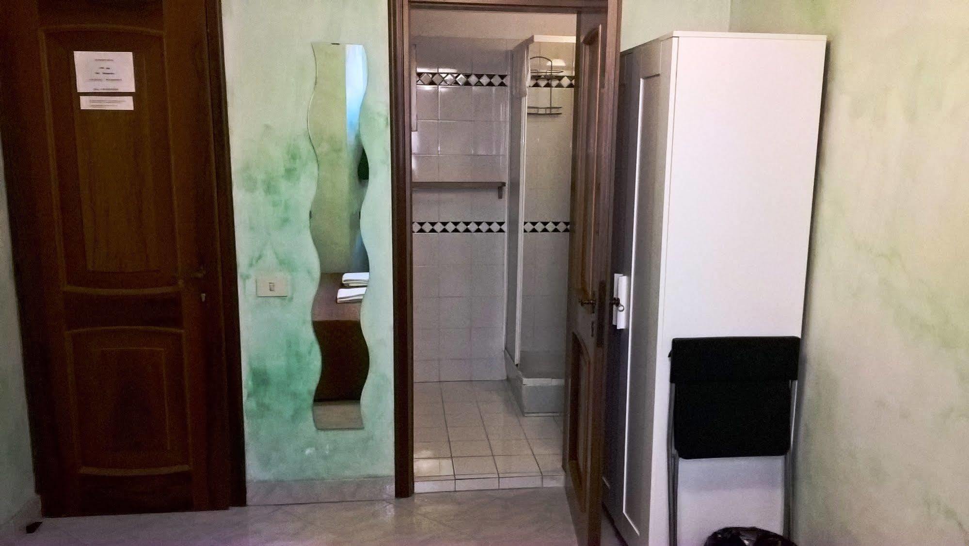 Gigi Holiday Rooms Rome Bagian luar foto